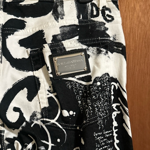 Dolce & Gabbana Graffiti-Print Denim Skinny Jeans - Picture 13 of 17